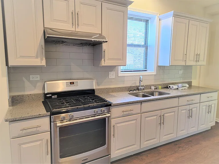 248 W 31st St #3R — Photo 1
