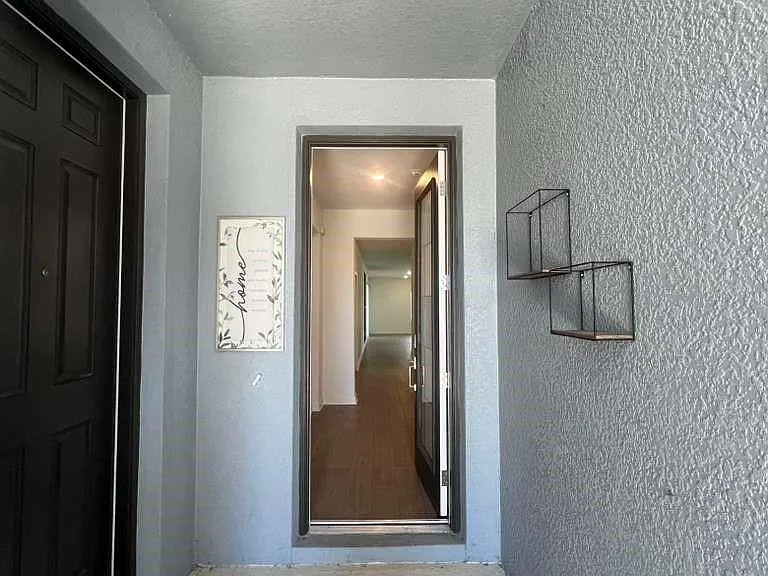 11701 Language Way — Photo 3