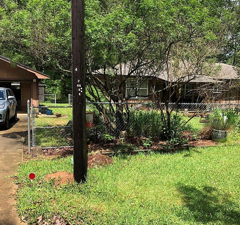 2nd image of 213 White Oak Dr