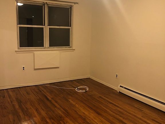 4th image of 25-60 50th St #3