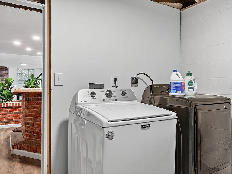 2544 Spring Forest Rd — Photo 43
