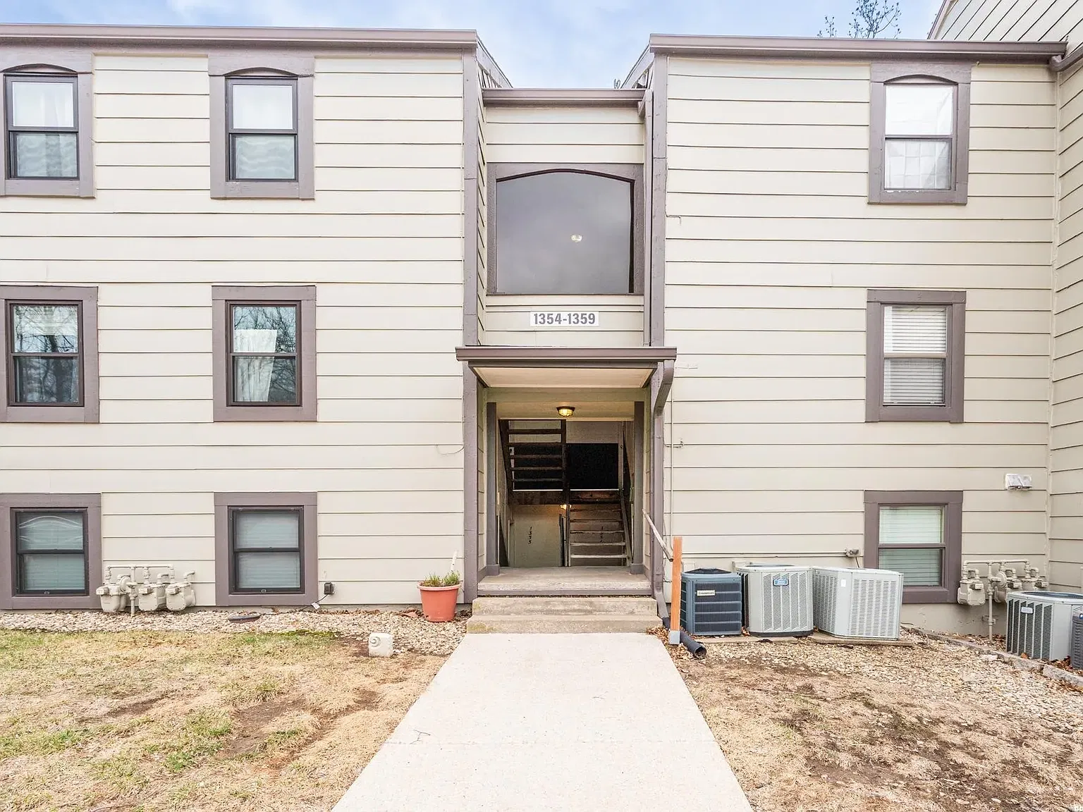 1 bed, 737 sqft, $1,200 — Photo 1