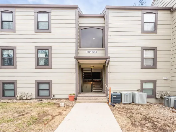 1358 Westbrooke St, Lawrence, KS 66049