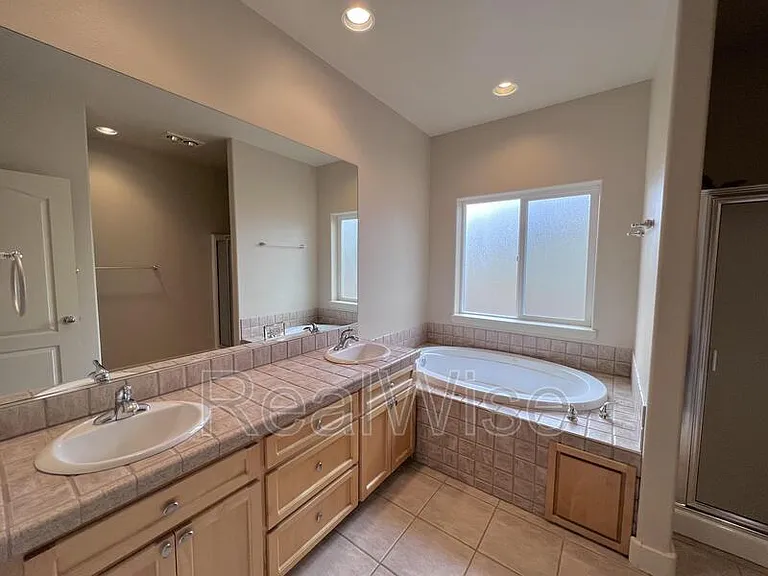 835 Nutcracker Dr — Photo 25