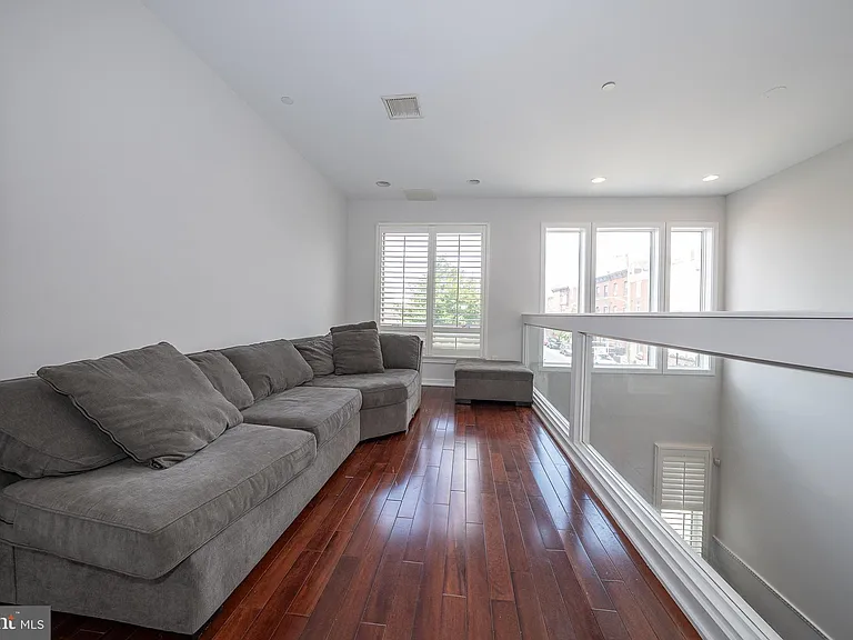 601 Poplar St — Photo 16