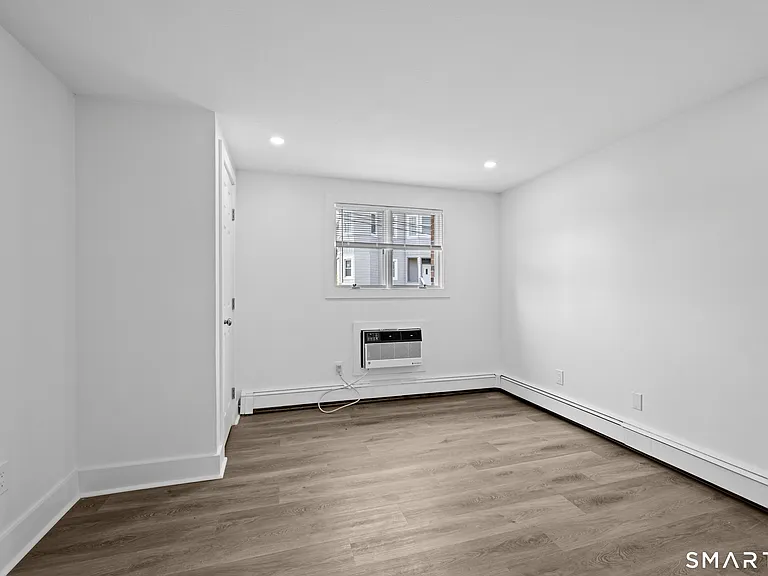 149 Garfield Ave — Photo 8
