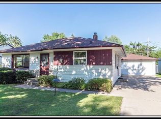 1718 S Pearl St, New London, WI 54961