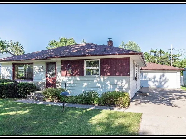 1718 S Pearl St, New London, WI 54961