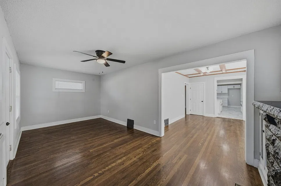 3 bed, 1100 sqft, $1,539 — Photo 4