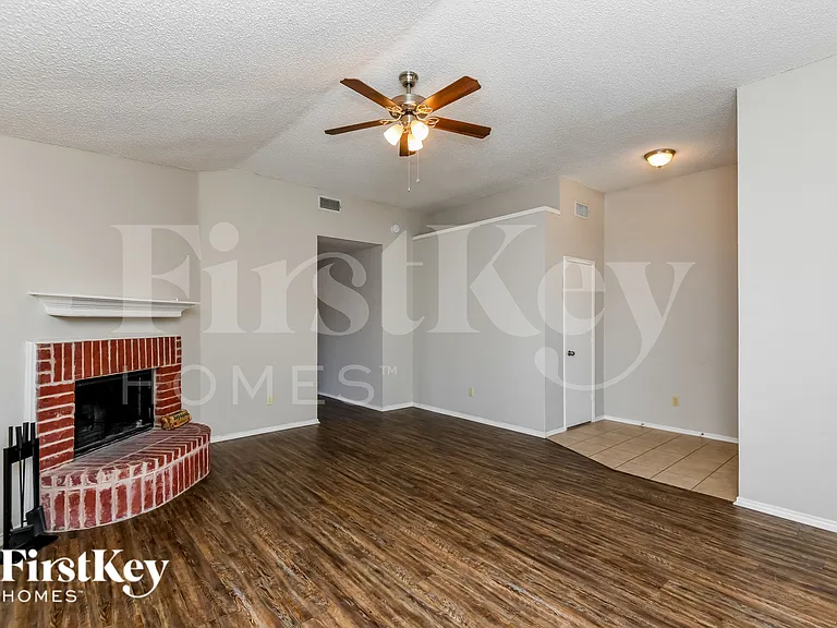 10913 Ives St — Photo 3