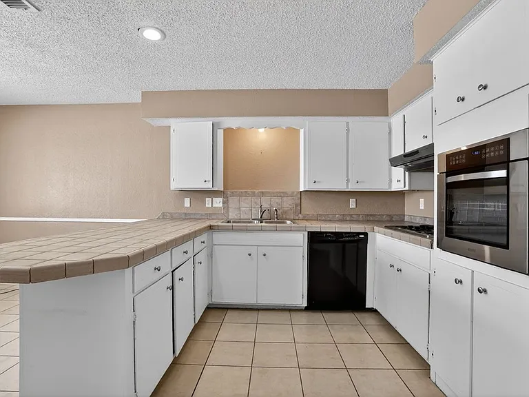 2615 Haynes Dr #B — Photo 10