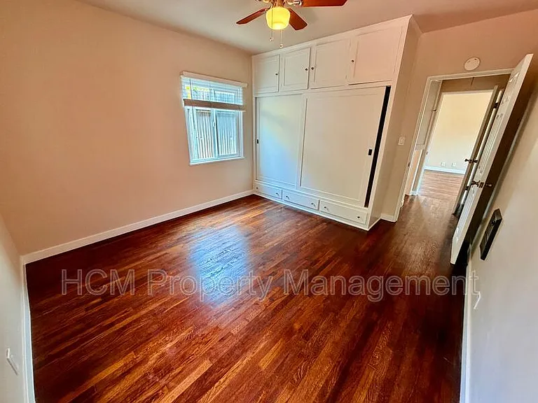 590 Oak St — Photo 9