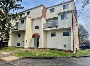 1000 Pembridge Cres #316, Kingston, ON K7P 1A3