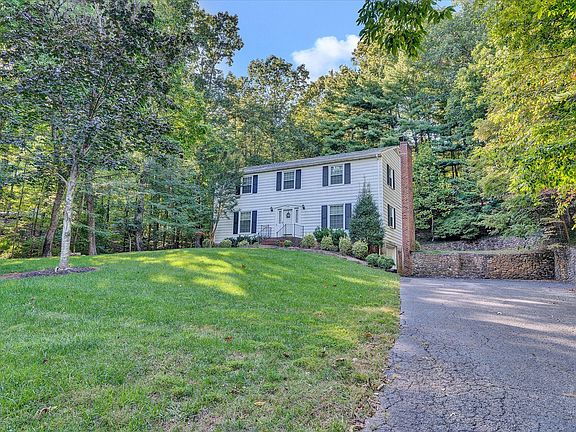 3rd image of 2802 Greggin Dr