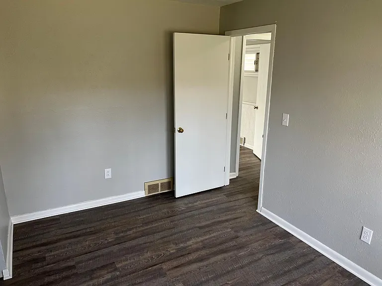 1253 Eastgate Rd — Photo 10