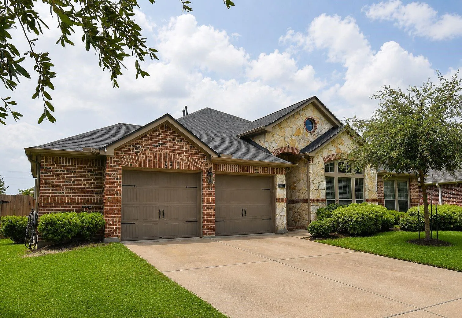 4 bed, 3.0 bath, 3035 sqft, $3,150 — Photo 2
