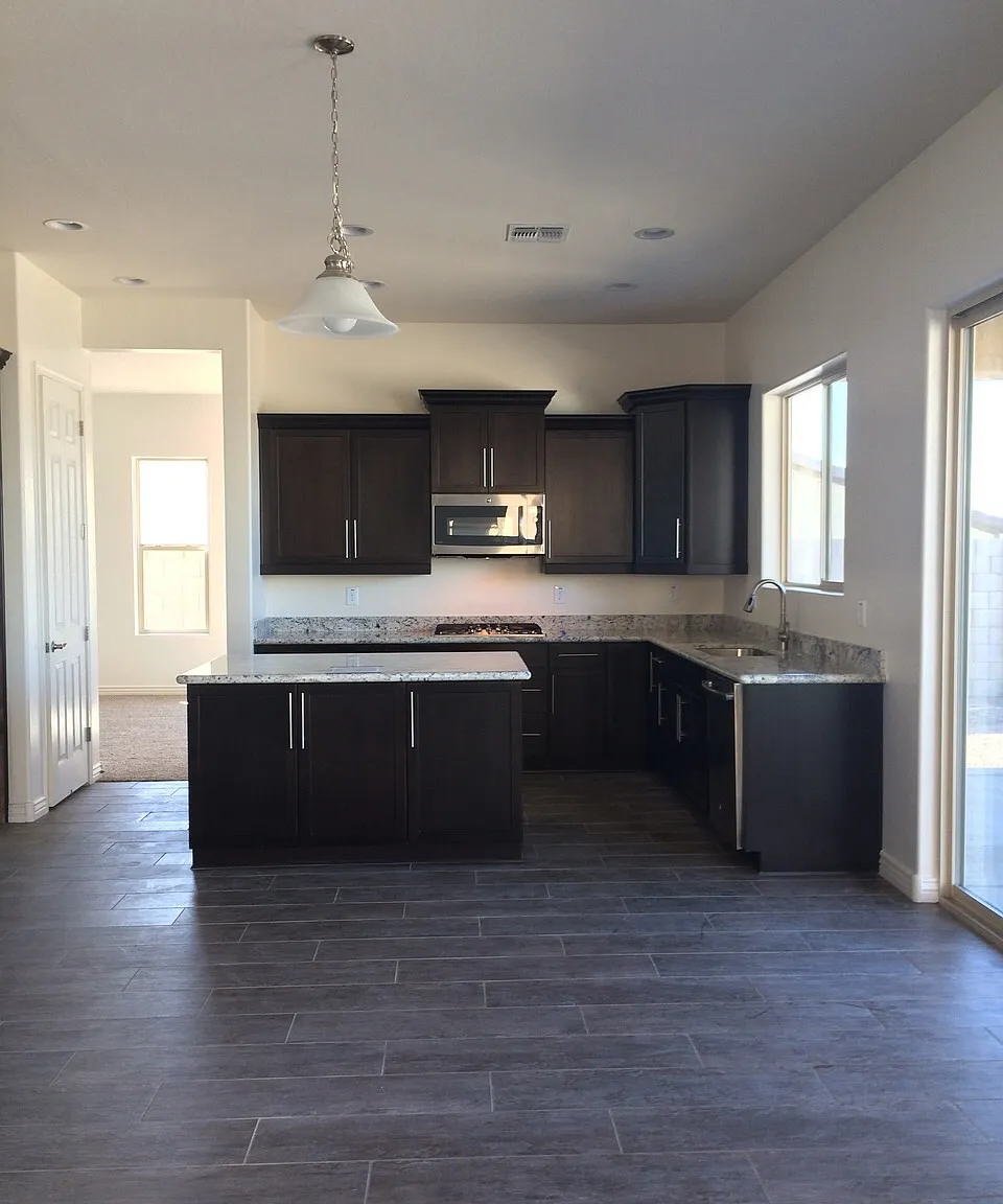 5 bed, 3.5 bath, 3660 sqft, $3,500 — Photo 3