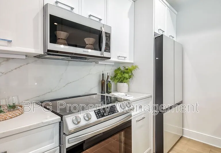 3921 W St NW #1 — Photo 13
