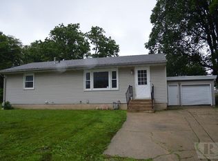 708 9th St SE, Mason City, IA 50401