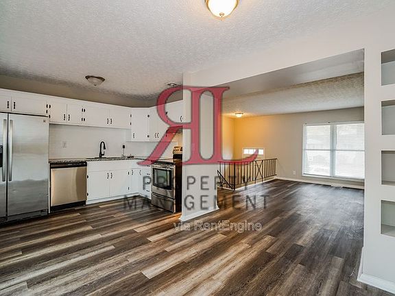 4th image of 363 Regents Rd