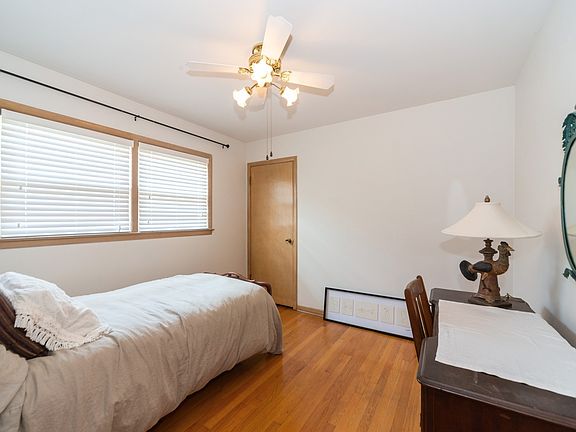 4th image of 1667 Orchard St