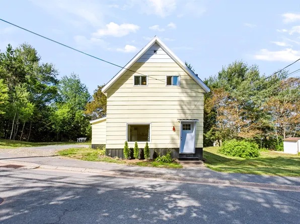 37 Church St, Springhill, NS B0M 1X0
