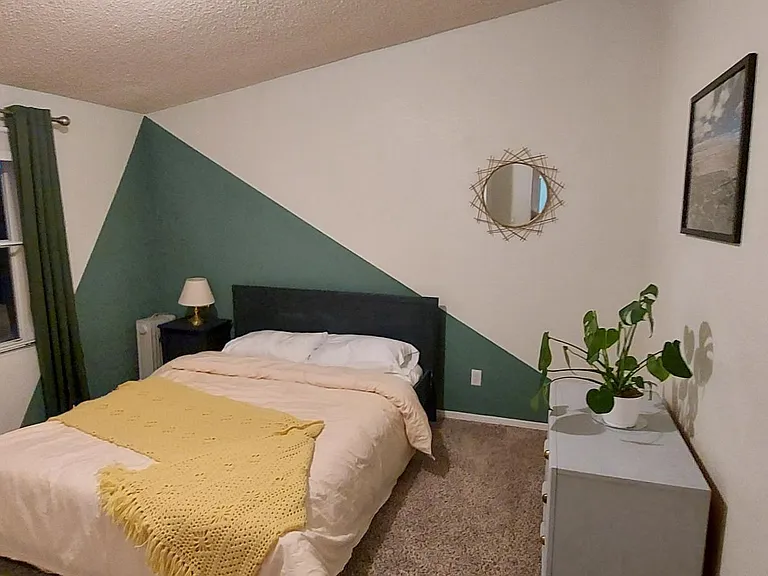 2nd bedroom