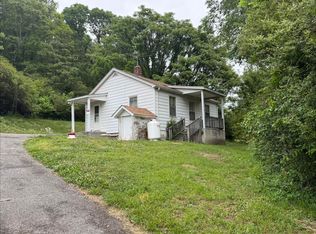 111 Spring Hollow Rd, Troutville, VA 24175