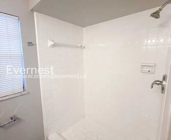 6069 Anglia Dr — Photo 13
