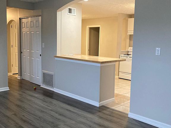 4th image of 4735 Celtic Dr