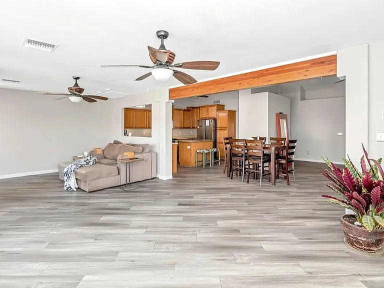 16224 S 40th Pl — Photo 7