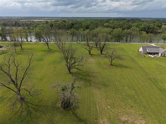 2nd image of 529 Davis Lake Rd