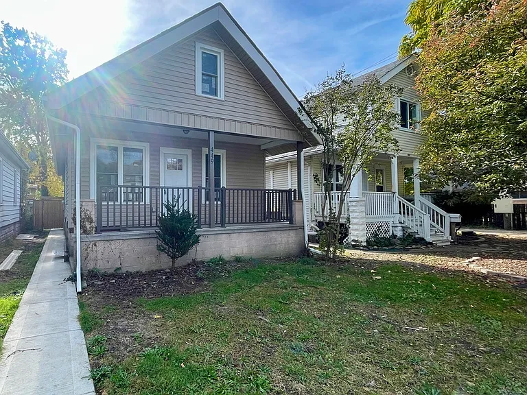 449 Ellis St W — Photo 26