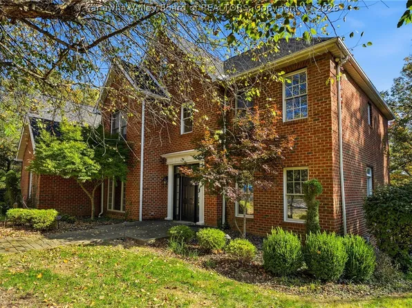 121 Oak Ln, Huntington, WV 25701