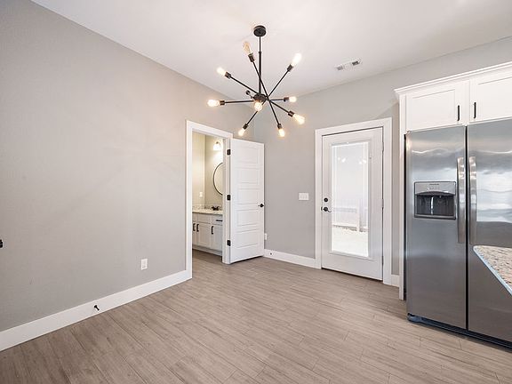 5th image of 334 W Kinniburgh Dr