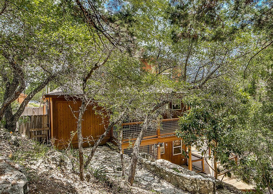 1st image of 1602 Medio Calle