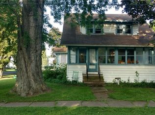6252 Bennett St, Williamson, NY 14589