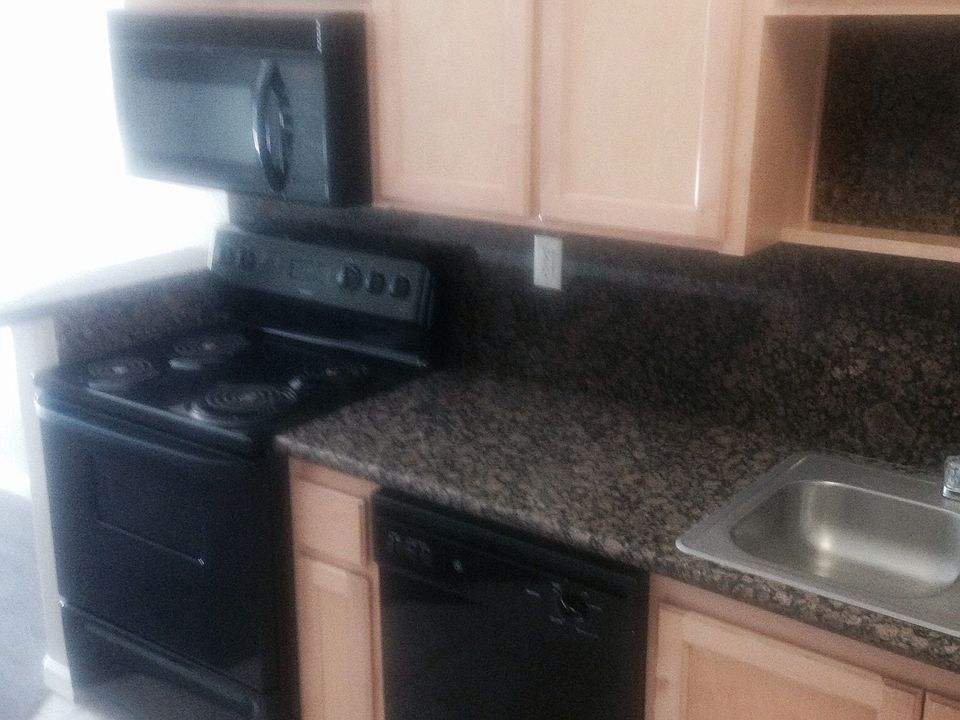 1st image of 470 Jessie Ave APT 12