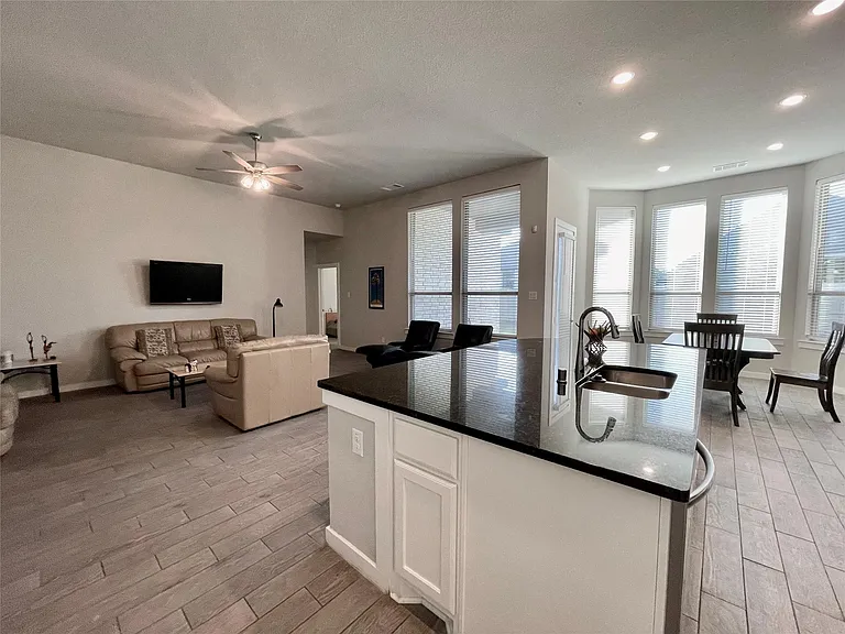 4334 Hemlock Grove Ln — Photo 23