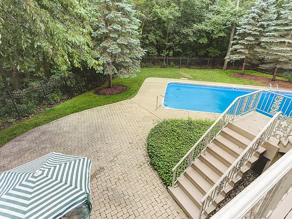 4th image of 16143 S Creekwood Ct