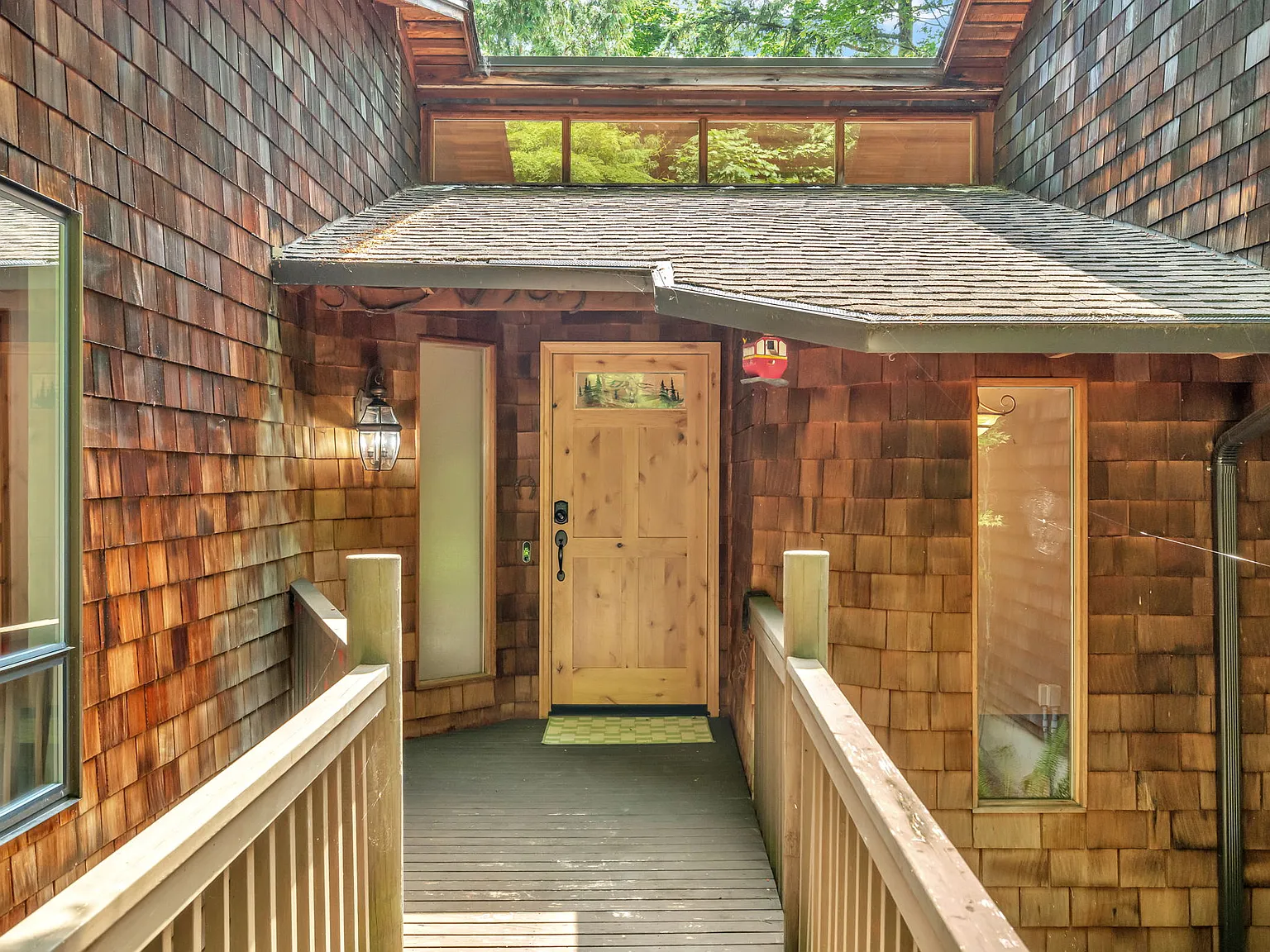 4 bed, 2.5 bath, 2760 sqft, $5,900 — Photo 3