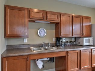 56 Pioneer Cir #405, Elizabeth, WV 26143