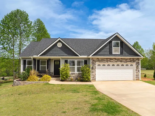 141 Middlebrooke Ln, Wellford, SC 29385