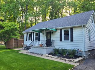 9 Reservoir Rd, Stony Pt, NY 10980
