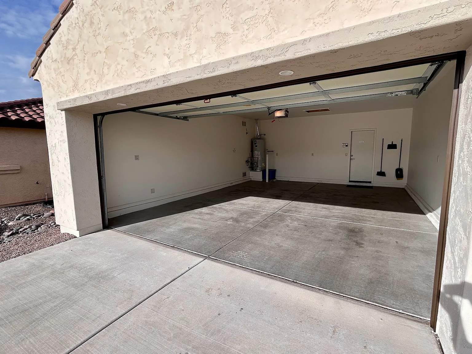 2 bed, 1376 sqft, $2,500 — Photo 4