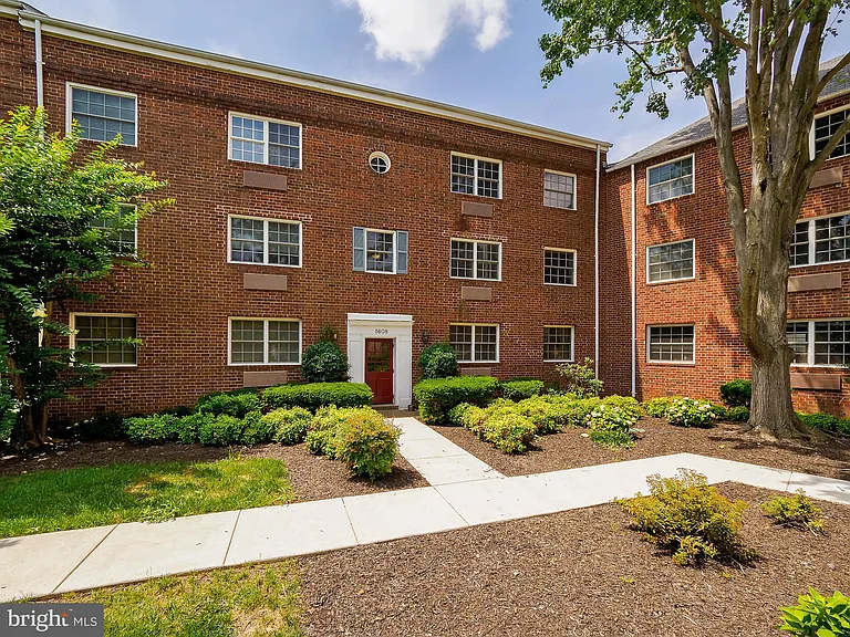 1608 W Abingdon Dr #102 — Photo 1