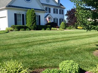 153 Peach Blossom Ln, Ivyland, PA 18974