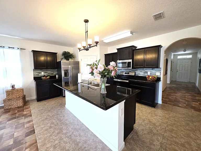 1440 Lexington Sq SW — Photo 7