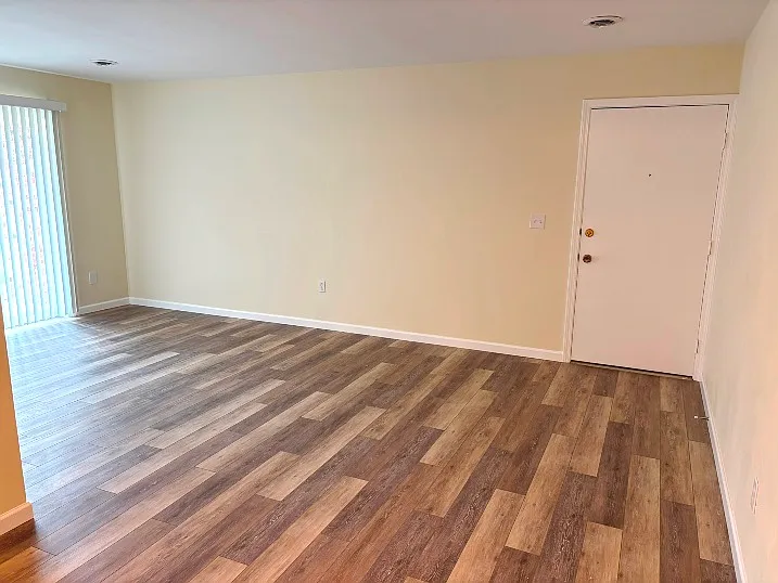 950 10th Ave — Photo 6