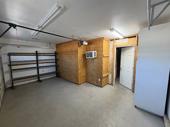 5th image of 4907 W Howard Ave